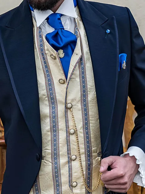 Waistcoat in patterned jacquard