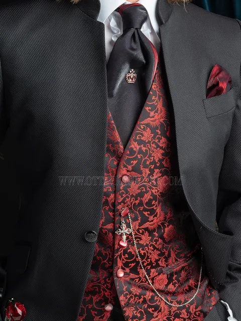 5-button waistcoat in black and red pure silk jacquard