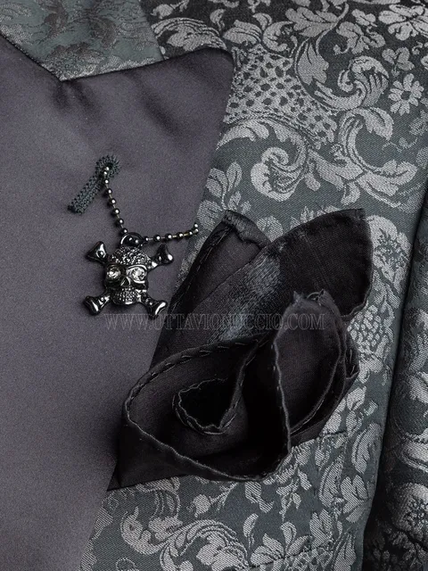 Handkerchief in black satin