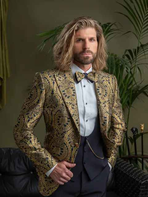 Distinctive men's jacket in gold and blue damask