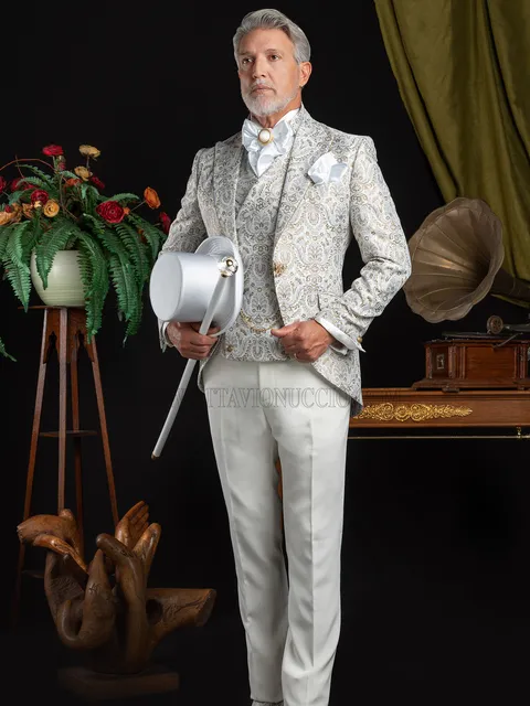 Waistcoat with vintage lapel in ivory brocade