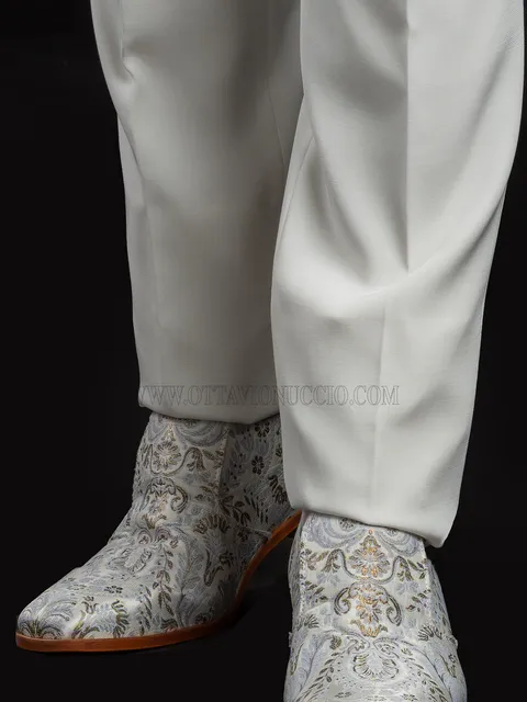 Slipper in ivory brocade fabric