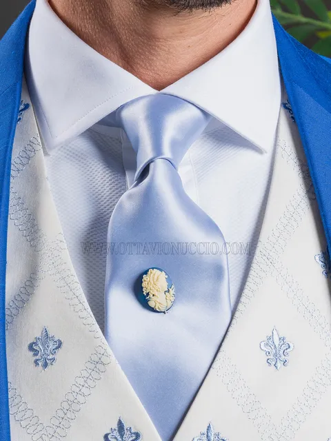 Tie and handkerchief in Tiffany blue satin