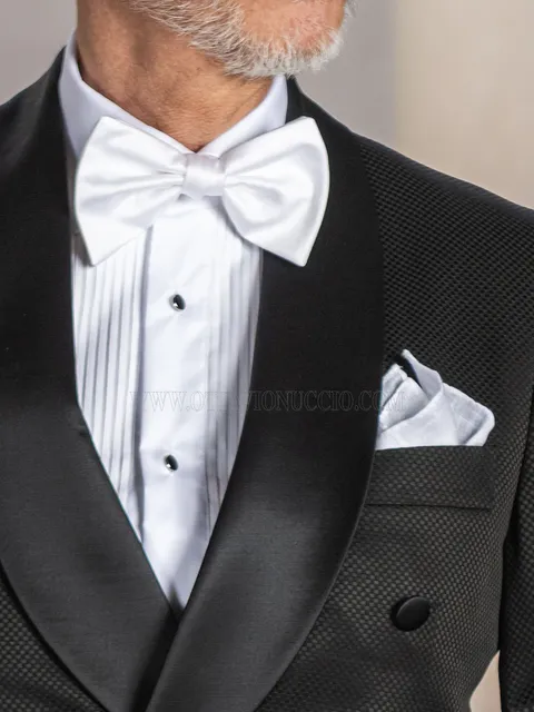 Two-tone bow tie in white microfibre satin