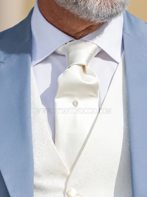 Tie and Handkerchief in ivory satin