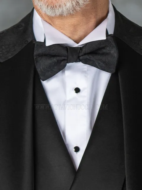 Two-tone bow tie in black damask jacquard