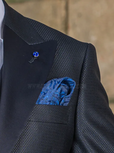 Handkerchief in silk with blue paisley pattern