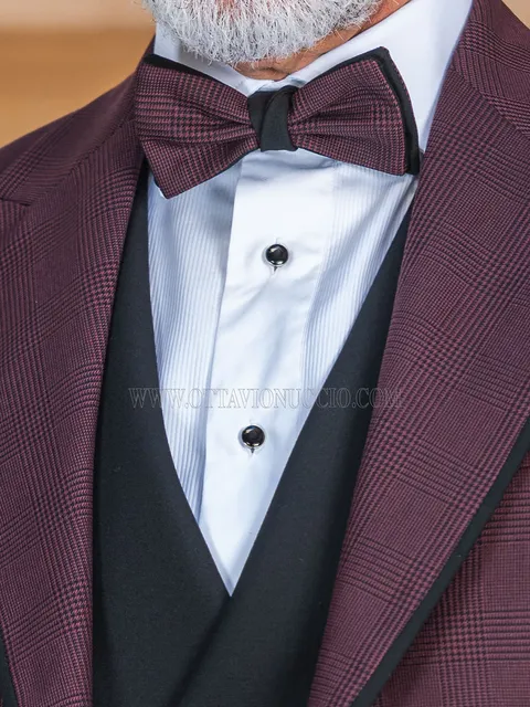 Two-tone bow tie in burgundy Prince of Wales check