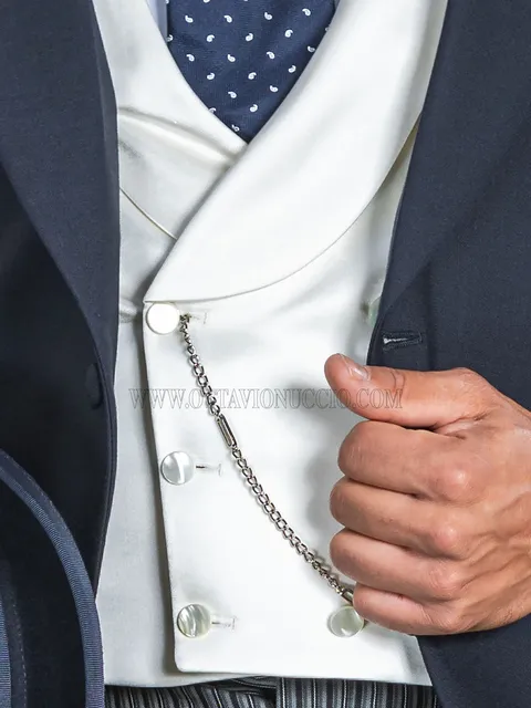 Double-breasted shawl waistcoat in ivory satin