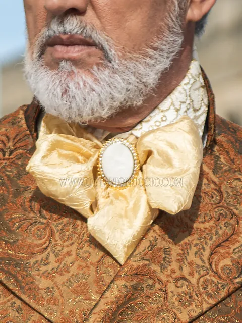 Foulard and Handkerchief in beige crinkled fabric