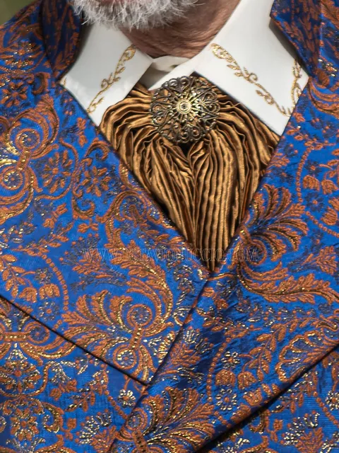 Knotted ascot tie in gold pleated fabric