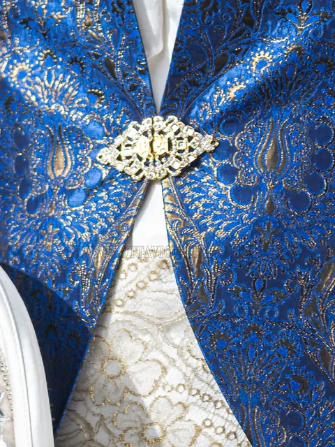 Cummerbund in ivory with gold lace