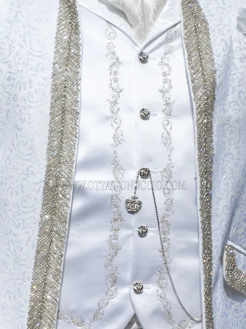 Waistcoat with vintage lapel in white satin with silver embroidery