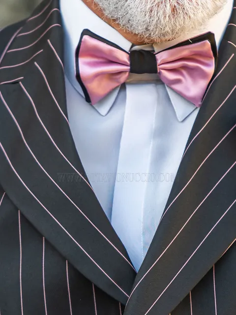 Two-tone bow tie in pink and black satin