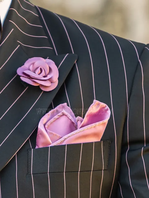 Handkerchief in pink satin
