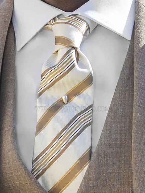 Tie and Handkerchief in pure jacquard silk with ochre stripes on white background