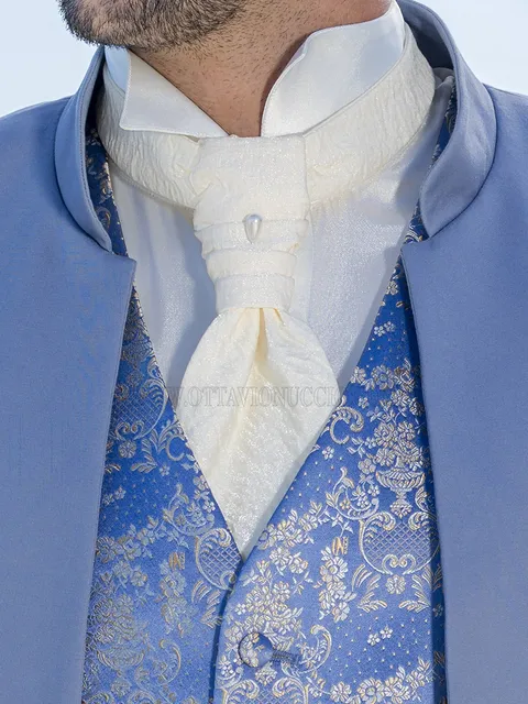 Knotted cravat and Handkerchief in crinkled ivory lurex