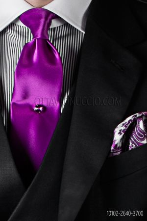 Cravatta in raso violetto