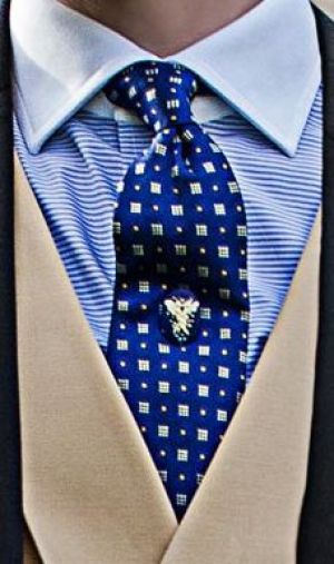 Cravatta in seta blu con microdisegni blu bd847368c3a48c27