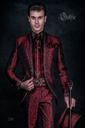 Gothic Gehrock Stehkragen Bräutigam Anzug aus roter Brokat mit silber Stickerei