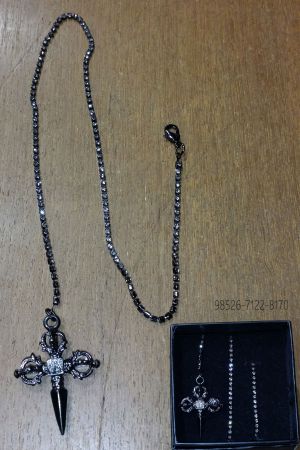 Chaînette avec pendentif courte épée fumé 235b35ad0f1ed3ec