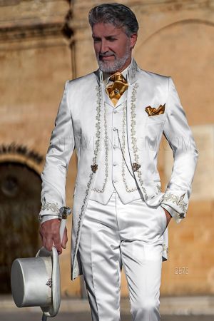 Abito barocco da cerimonia stile signorile in raso bianco con ricamo oro