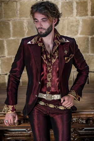 Abito cerimonia uomo slim bordeaux per uno stile “country-chic”