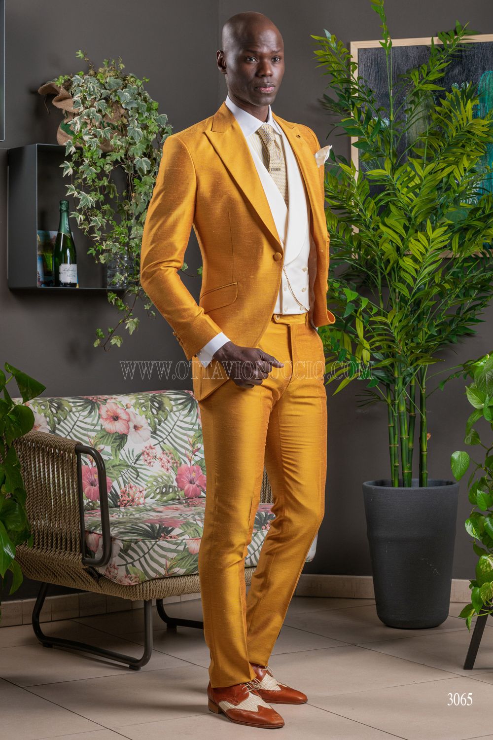 ゴールドウィン　goldwin セットアップ　スーツ Gold shantung viscose blend italian groom suit for men - Ottavio