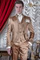 Hochzeitsanzug im Barock Stil aus golden Satin mit golden Stickerei