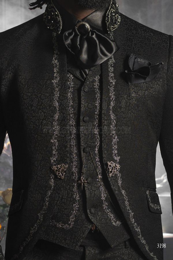 Gilet in  jacquard nero con ricamo floreale nero-argento
