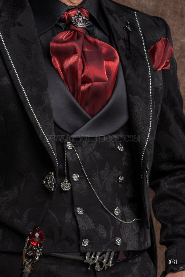 Gilet doppiopetto damascato nero con motivo al tono, rever sciallato di tessuto raso nero