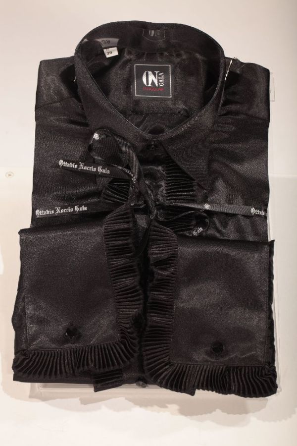 Camicia collo gala nera in raso con plissè