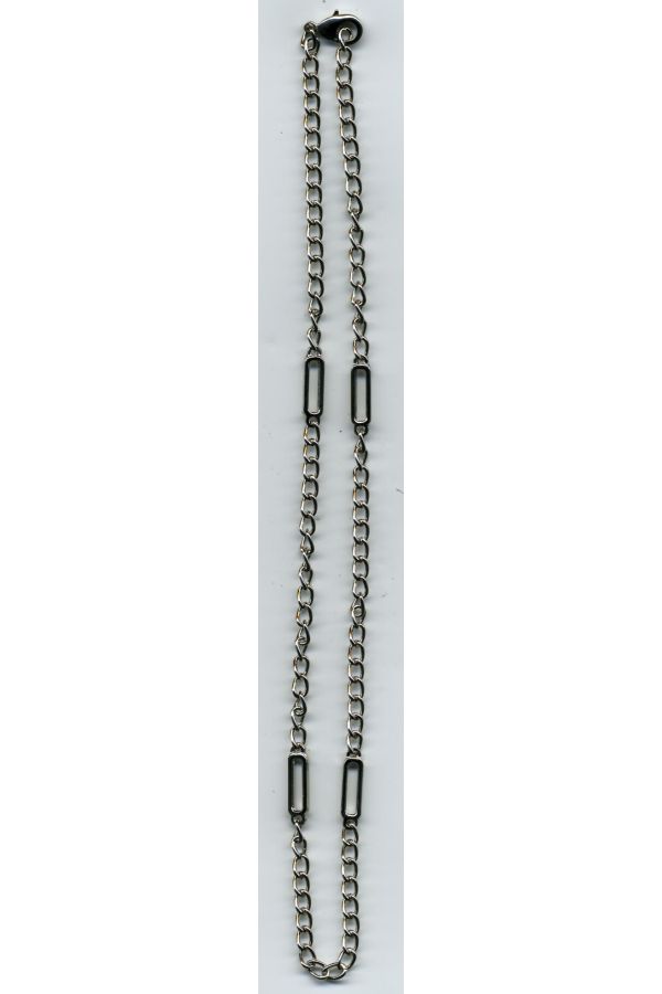 Silver tone stitch chain